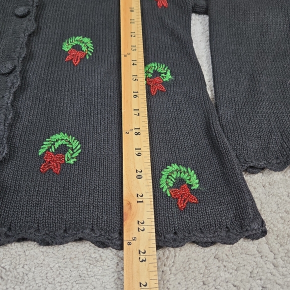 Victoria Jones Christmas Sweater Cardigan Petite Medium Knit Embroidered Festive - Picture 3 of 7